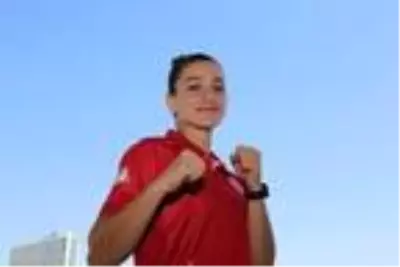 Milli boksör Buse Naz Çakıroğlu: Kadın takımı olarak olimpiyatlarda madalya alacağımıza inanıyorum Milli boksör Buse Naz Çakıroğlu: Kadın takımı olarak olimpiyatlarda madalya alacağımıza inanıyorum