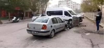 Minibüs ile otomobil çarpıştı: 1 yaralı Minibüs ile otomobil çarpıştı: 1 yaralı
