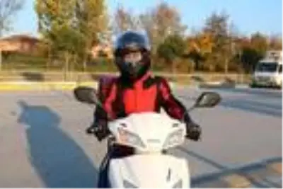 Motosikletli kuryeler müşterilerden kurallara uymasını istedi Motosikletli kuryeler müşterilerden kurallara uymasını istedi