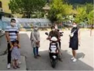Nuray öğretmenden uzaktan eğitime motosikletli destek Nuray öğretmenden uzaktan eğitime motosikletli destek