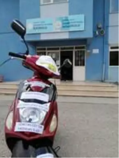 Nuray öğretmenden uzaktan eğitime motosikletli destek Nuray öğretmenden uzaktan eğitime motosikletli destek