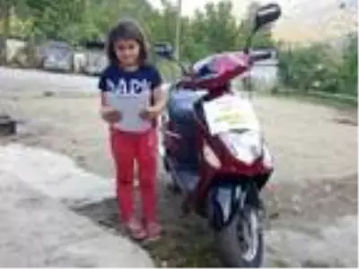 Nuray öğretmenden uzaktan eğitime motosikletli destek Nuray öğretmenden uzaktan eğitime motosikletli destek
