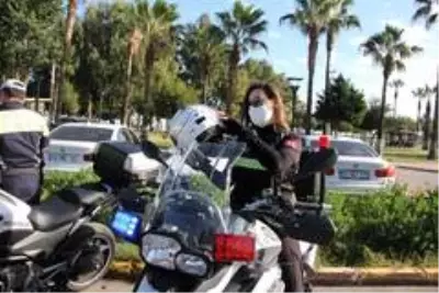 Mersin'in tek motorize kadın trafik polisi Mersin'in tek motorize kadın trafik polisi