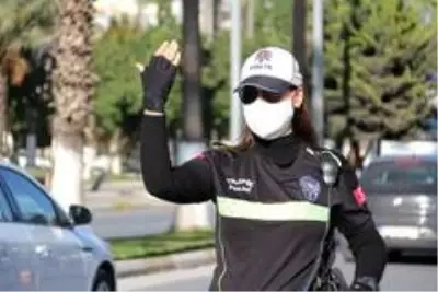 Mersin'in tek motorize kadın trafik polisi Mersin'in tek motorize kadın trafik polisi
