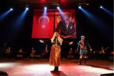 Öğretmen Başkana Öğretmenler Günü'nde sürpriz kutlama Öğretmen Başkana Öğretmenler Günü'nde sürpriz kutlama