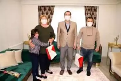 Öğretmenler gününde anlamlı ziyaret Öğretmenler gününde anlamlı ziyaret