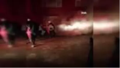 Ordu'da park halindeki minibüs alevlere teslim oldu Ordu'da park halindeki minibüs alevlere teslim oldu