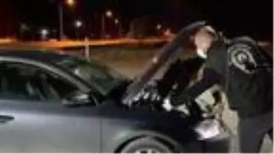 Otomobilde maskeye gizlenmiş uyuşturucu bulundu Otomobilde maskeye gizlenmiş uyuşturucu bulundu