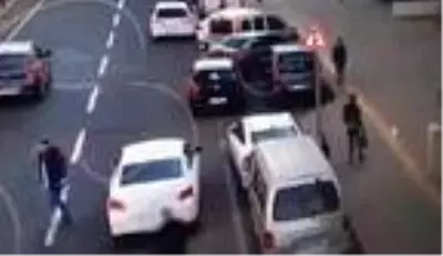 Otomobilden 1 milyon 200 bin TL'lik hırsızlığın 3 şüphelisi yakalandı Otomobilden 1 milyon 200 bin TL'lik hırsızlığın 3 şüphelisi yakalandı