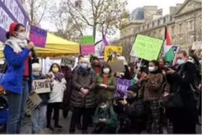 - Paris'te kadınlardan aile içi şiddete karşı protesto - Paris'te kadınlardan aile içi şiddete karşı protesto
