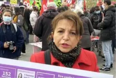 - Paris'te kadınlardan aile içi şiddete karşı protesto - Paris'te kadınlardan aile içi şiddete karşı protesto