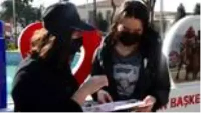Son dakika gündem: Polisler, KADES ile ilgili bilgilendirme broşürü dağıttı Son dakika gündem: Polisler, KADES ile ilgili bilgilendirme broşürü dağıttı