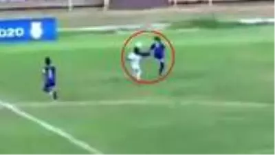 Rakibinin kafasına uçan tekme atan futbolcunun 6 maç ceza alması, Brezilya'da büyük tepki çekti Rakibinin kafasına uçan tekme atan futbolcunun 6 maç ceza alması, Brezilya'da büyük tepki çekti