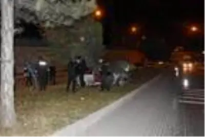 Son dakika haberleri: Refüjdeki ağaca çarpan otomobilin sürücüsü öldü Son dakika haberleri: Refüjdeki ağaca çarpan otomobilin sürücüsü öldü