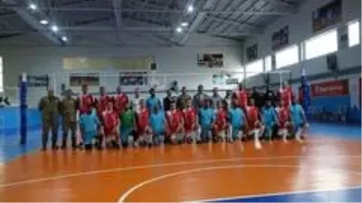 Resulaynlı sporcular ile Türk askeri dostluk maçı yaptı Resulaynlı sporcular ile Türk askeri dostluk maçı yaptı