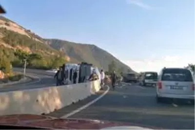Sakar rampasında TIR devrildi Sakar rampasında TIR devrildi