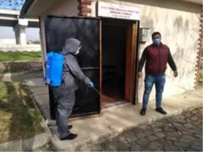 Salihli Belediyesi muhtarlık binalarını ilaçladı Salihli Belediyesi muhtarlık binalarını ilaçladı