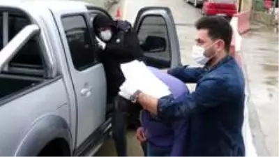 Sokak satıcılarına operasyon: 6 gözaltı Sokak satıcılarına operasyon: 6 gözaltı