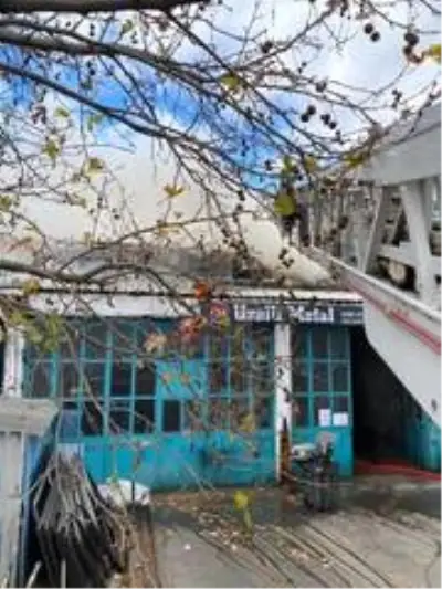 Son Dakika | Sanayi sitesinde korkutan yangın Son Dakika | Sanayi sitesinde korkutan yangın