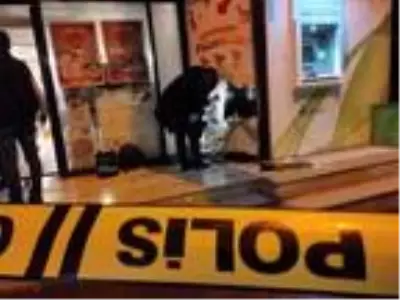 Şişli'de marketten hırsızlık; dışarıdaki taksicilere silah çektiler Şişli'de marketten hırsızlık; dışarıdaki taksicilere silah çektiler