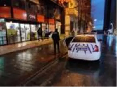 Şişli'de marketten hırsızlık; dışarıdaki taksicilere silah çektiler Şişli'de marketten hırsızlık; dışarıdaki taksicilere silah çektiler
