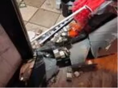 Şişli'de marketten hırsızlık; dışarıdaki taksicilere silah çektiler Şişli'de marketten hırsızlık; dışarıdaki taksicilere silah çektiler