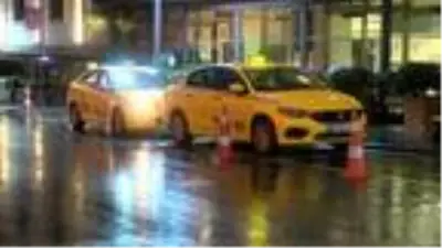 Şişli'de marketten hırsızlık; dışarıdaki taksicilere silah çektiler Şişli'de marketten hırsızlık; dışarıdaki taksicilere silah çektiler