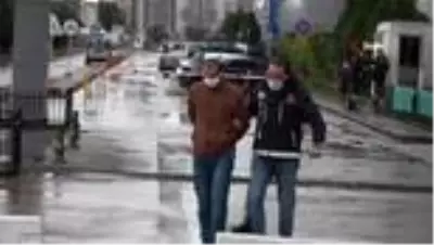 Sokak satıcılarına operasyon: 6 gözaltı Sokak satıcılarına operasyon: 6 gözaltı