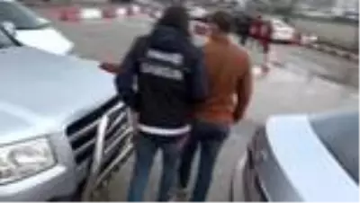 Sokak satıcılarına operasyon: 6 gözaltı Sokak satıcılarına operasyon: 6 gözaltı