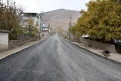 Sosyal Mahallesi sakinlerinden Başkan Geylani'ye teşekkür pankartı Sosyal Mahallesi sakinlerinden Başkan Geylani'ye teşekkür pankartı