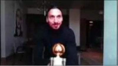 STOCKHOLM - Ibrahimovic, 12. kez 'yılın futbolcusu' seçildi STOCKHOLM - Ibrahimovic, 12. kez 'yılın futbolcusu' seçildi