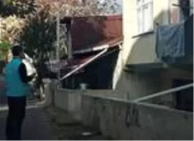 Sultanbeyli'de izolasyona uymayan 39 kişi yurtlara yerleştirildi Sultanbeyli'de izolasyona uymayan 39 kişi yurtlara yerleştirildi