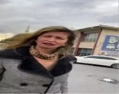 Taksiciyle kadın müşterinin ücret tartışması kamerada Taksiciyle kadın müşterinin ücret tartışması kamerada