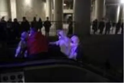 Son dakika haber | Taksim Metro İstasyonu'nda raylara atlayan kişi öldü