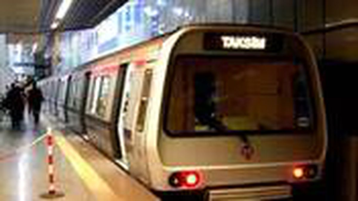 Taksim metrosunda raylara atlayan şahıs hayatını kaybetti