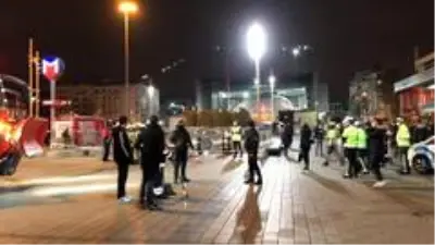 Taksim metrosunda intihar girişimi: Seferler durdu Taksim metrosunda intihar girişimi: Seferler durdu
