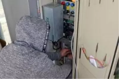 TCDD üst geçidi üzerinde bulunan asansöre bakım yapıldı TCDD üst geçidi üzerinde bulunan asansöre bakım yapıldı