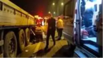 Son dakika haberi... Tırla minibüs çarpıştı: 1 ölü, 2 yaralı Son dakika haberi... Tırla minibüs çarpıştı: 1 ölü, 2 yaralı