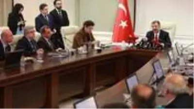 Kritik toplantı öncesi konuşan Bilim Kurulu üyesi yeni tedbirlerin işaretini verdi: Başarılı olamazsak sıkı tedbirler gelebilir Kritik toplantı öncesi konuşan Bilim Kurulu üyesi yeni tedbirlerin işaretini verdi: Başarılı olamazsak sıkı tedbirler gelebilir