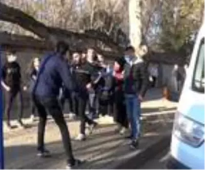 Edirne'de kaza sonrası arbede: 2 yaralı Edirne'de kaza sonrası arbede: 2 yaralı