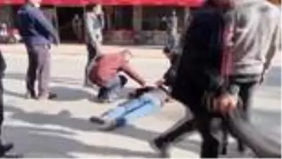 Traktör ve motosiklet kafa kafaya çarpıştı Traktör ve motosiklet kafa kafaya çarpıştı