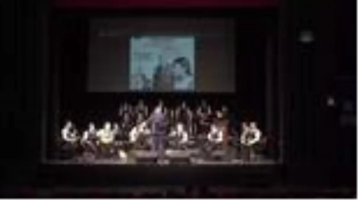 Türk Halk müziği öğretmen ve öğrencileri aynı sahnede buluştu