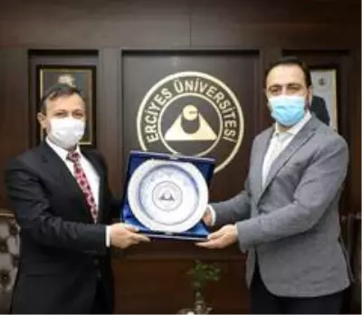 TÜSEB Başkanı Erhan Akdoğan'dan ERÜ'ye ziyaret TÜSEB Başkanı Erhan Akdoğan'dan ERÜ'ye ziyaret
