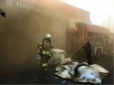 Tuzla'da korkutan fabrika yangını Tuzla'da korkutan fabrika yangını