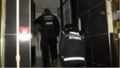 Uyuşturucu satıcılarına yönelik eş zamanlı operasyonda çok sayıda şüpheli yakalandı Uyuşturucu satıcılarına yönelik eş zamanlı operasyonda çok sayıda şüpheli yakalandı