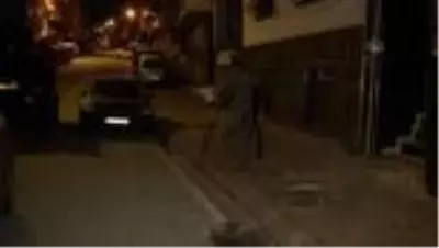 Uyuşturucu satıcılarına yönelik eş zamanlı operasyonda çok sayıda şüpheli yakalandı Uyuşturucu satıcılarına yönelik eş zamanlı operasyonda çok sayıda şüpheli yakalandı