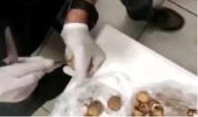 Uyuşturucuyu ceviz içine gizlemiş Uyuşturucuyu ceviz içine gizlemiş