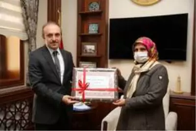 Vali Cüneyt Epcim, emektar öğretmenlerle buluştu Vali Cüneyt Epcim, emektar öğretmenlerle buluştu