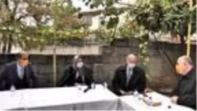 Valiye, evliliğinin ilk günlerinde eşinin pişirdiği mısırın 46 yıldır sakladığı püskülünü gösterdi Valiye, evliliğinin ilk günlerinde eşinin pişirdiği mısırın 46 yıldır sakladığı püskülünü gösterdi