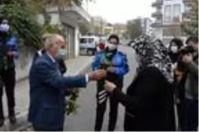 Valiye, evliliğinin ilk günlerinde eşinin pişirdiği mısırın 46 yıldır sakladığı püskülünü gösterdi Valiye, evliliğinin ilk günlerinde eşinin pişirdiği mısırın 46 yıldır sakladığı püskülünü gösterdi